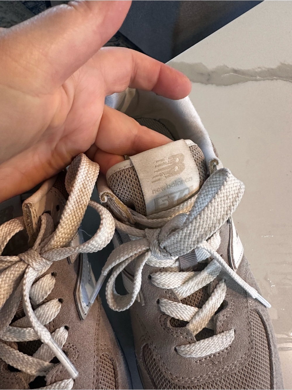 New Balance women Grey and White Classic Sneaker - Picture 5 of 11